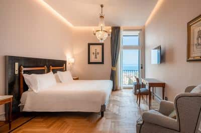 Deluxe Sea View Room
