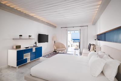 Glam Jacuzzi Retreat