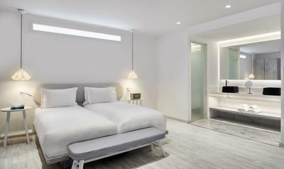 Signature 2 Bedroom Pool Suite
