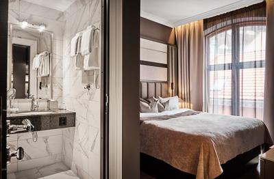 Classic Petite Room