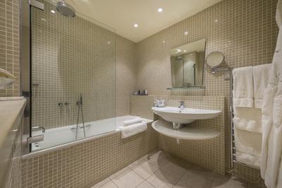 Bed Apartment Bathroom