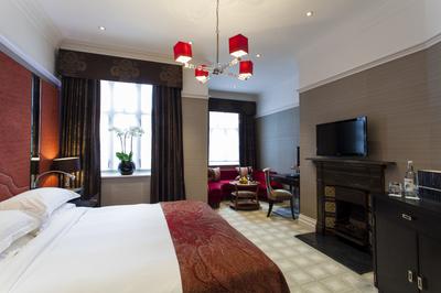 Townhouse Deluxe King or Twin