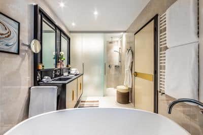 The Glamour Suite