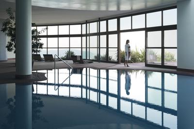 Indoor/Outdoor Swimming Pool