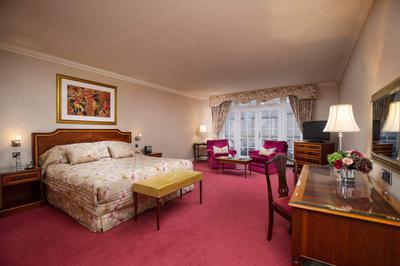 Warren Weir Deluxe Bedrooms