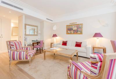 The Villa Suites