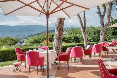 Bar & Terrace