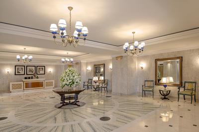 Reception & Lobby - Main Conserouge 1