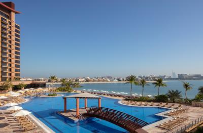 Swimming Pool & Beach