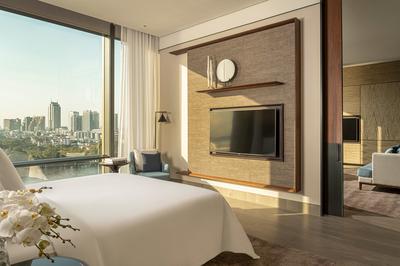 Four Seasons Executive Suite