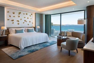 King Reges Retreat Guest Room