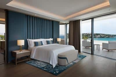 King Reges Corner Suite