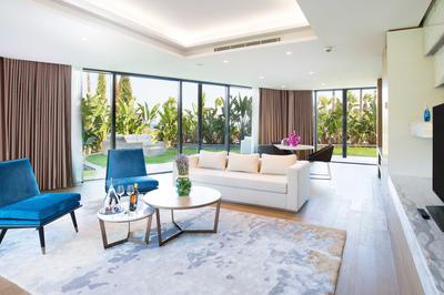Reges Swim up Suite Living Room
