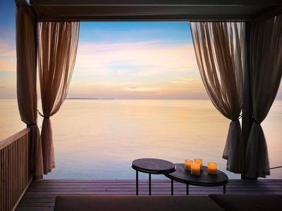 Sunset Deluxe Water Pool Villa