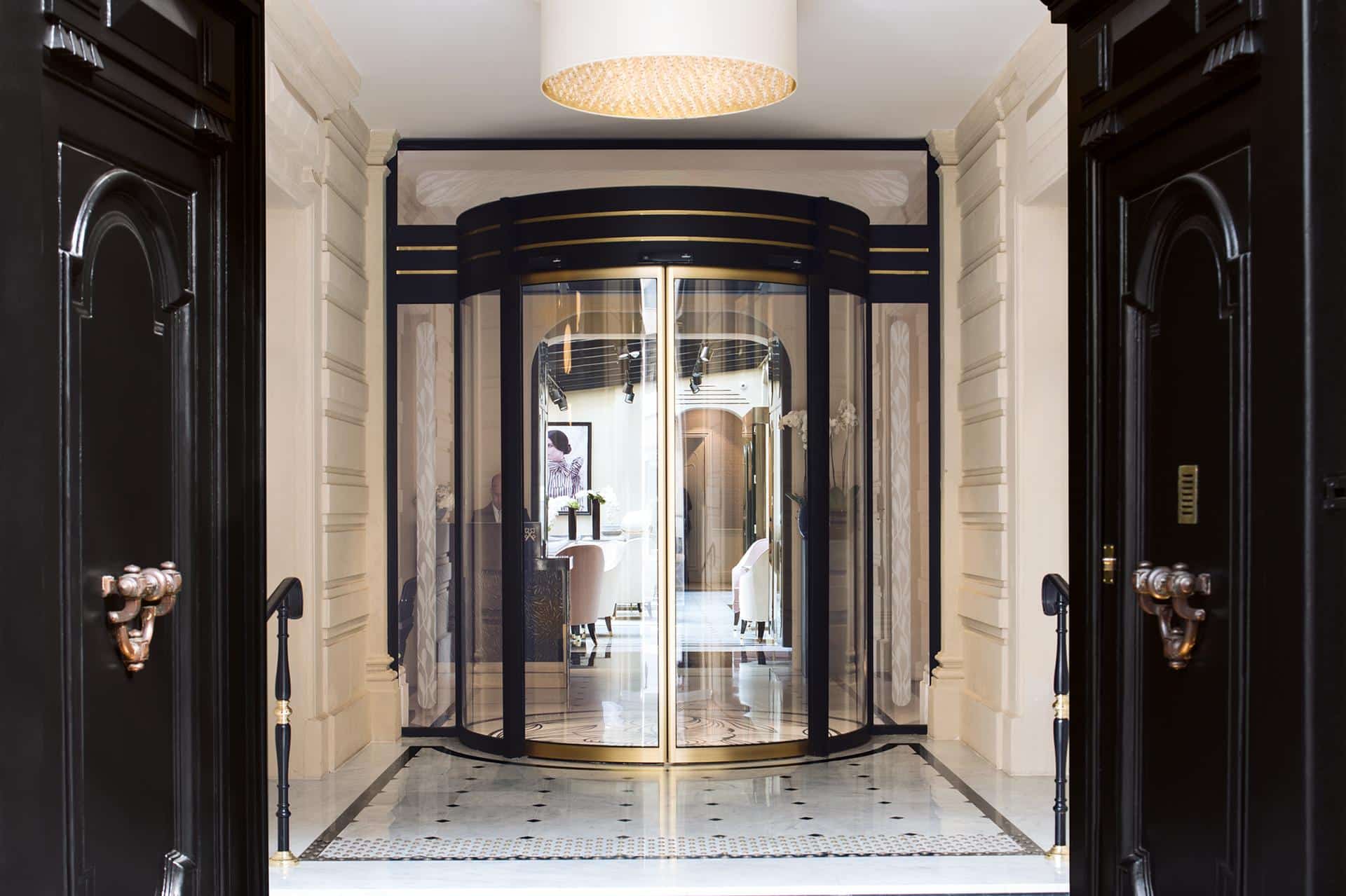 Le Narcisse Blanc Hotel & Spa anddddd it goes into the second line because I need to test the homepage