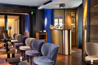 Metropolitan Bar