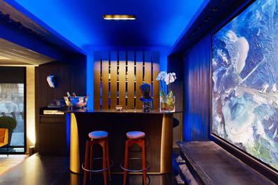 Metropolitan Bar