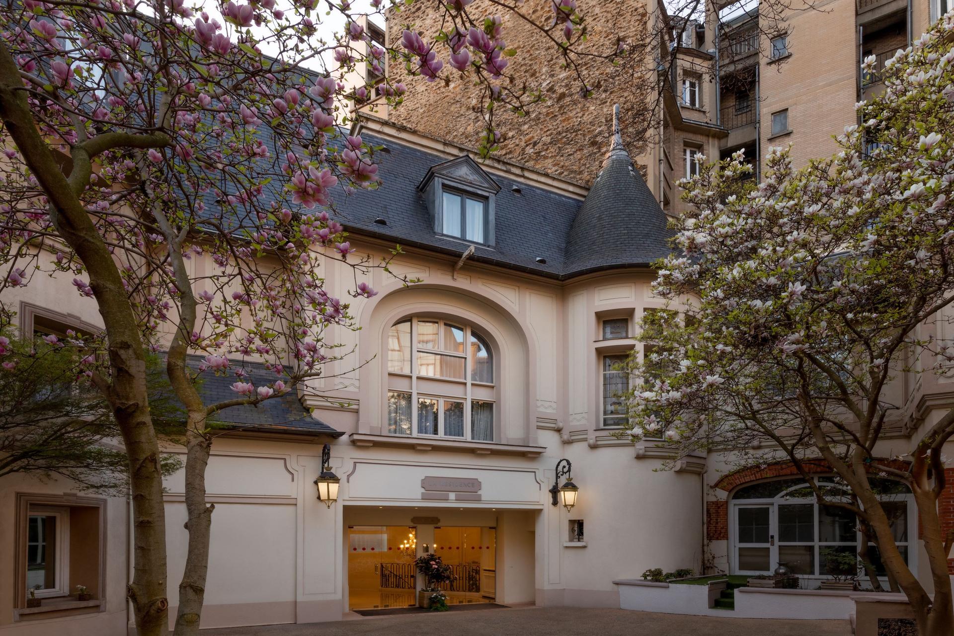 Renaissance Paris Nobel Tour Eiffel Hotel