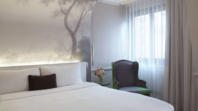 Prestige, Larger Guest Room, 1 King