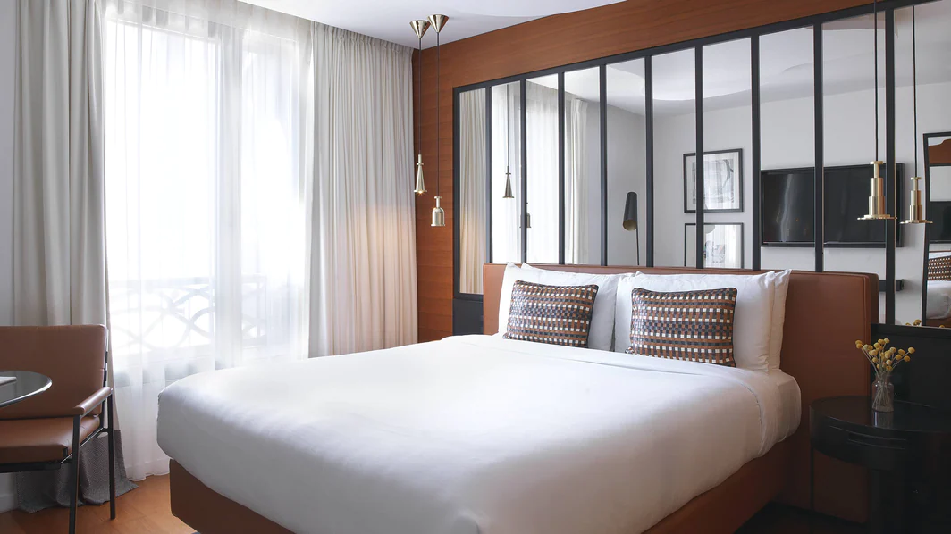 Paris Style Guest Room, 1 Queen