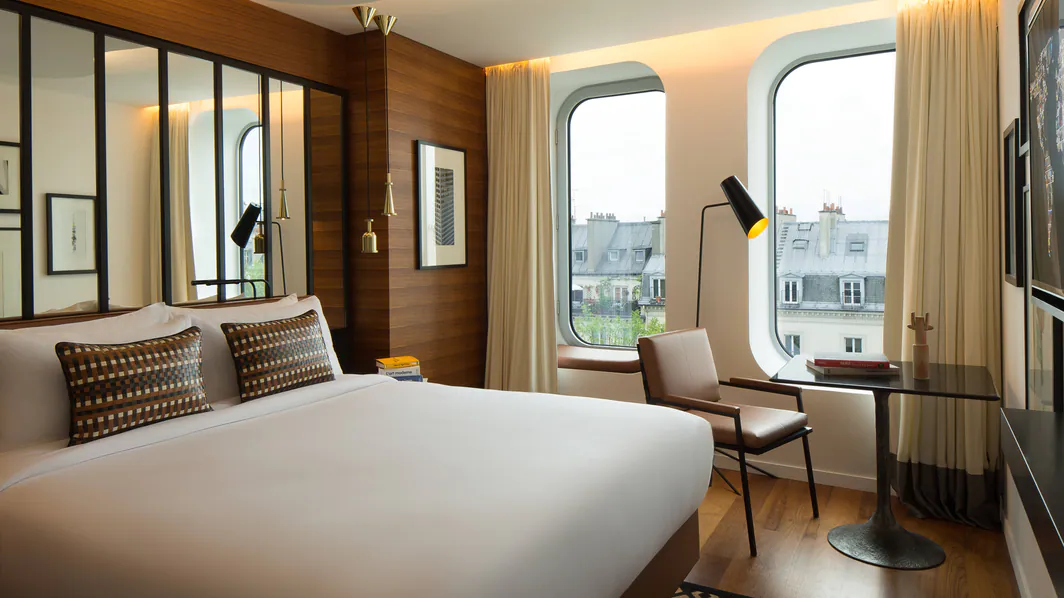 Urban View Guest Room, 1 Queen, Paris Rooftop View
