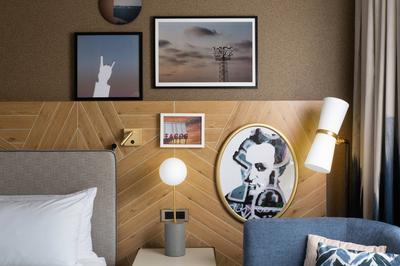 Guest room