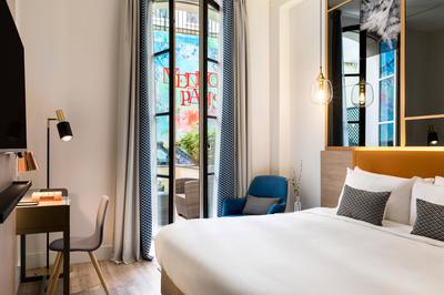Guest room