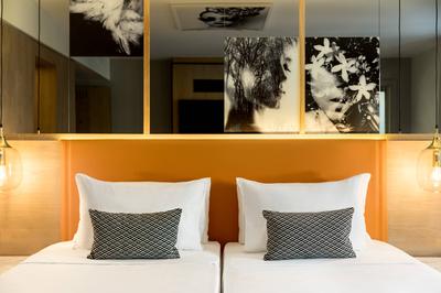 Guest room