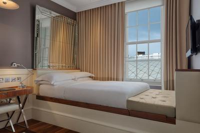 Great Northern Hotel, a Tribute Portfolio Hotel, London image