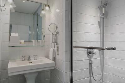Great Northern Hotel, a Tribute Portfolio Hotel, London image