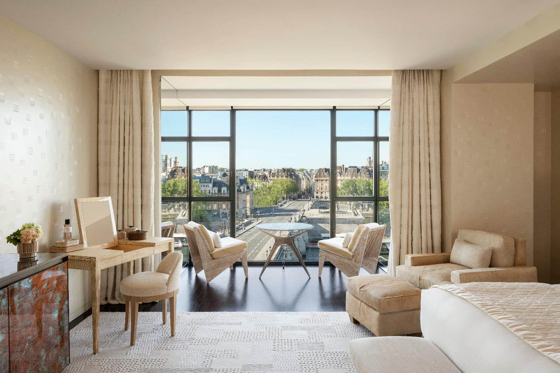 Notre-Dame Suite, King