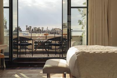 Deluxe Balcony Room