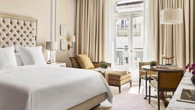 Deluxe Room With Juliet Balcony