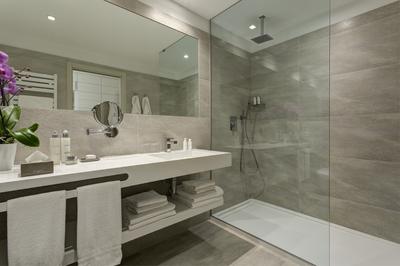 Superior Room Bathroom