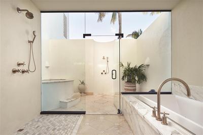 Two Bedroom Beachfront Jonquil Suite Bathroom