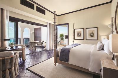 Beachfront One Bedroom Pool Suite
