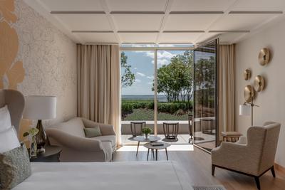 Champagne Junior Suite