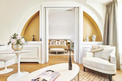 Eiffel Tower Suite