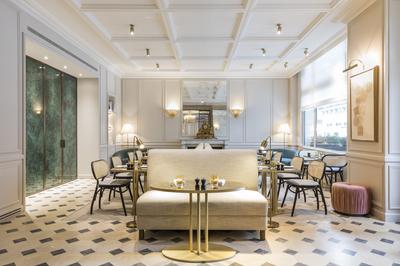 Café 52 Bar & Lounge