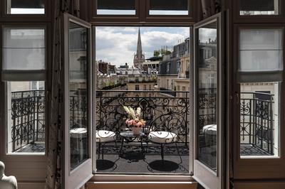 Junior Suite with Balcony Eiffel Tower View