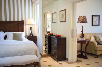 Deluxe Senior Suites
