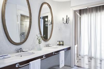 Deluxe Family Suites