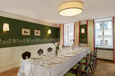 Green Salon - Dinner Set Up