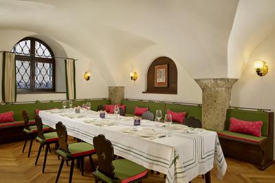 Hunting Salon
