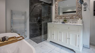Byfleet Suite - The Dower House