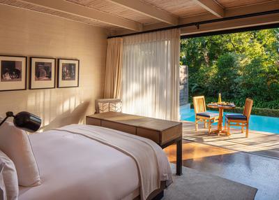 Deluxe Lodge