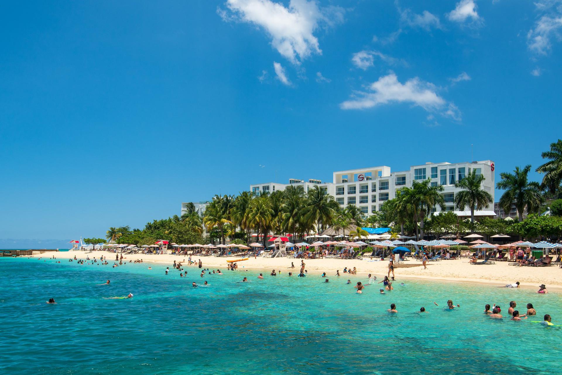 S Hotel Jamaica