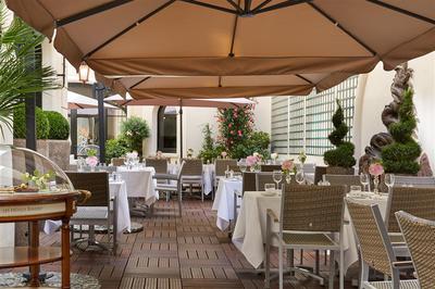 Restaurant Courtyard Hotel Regina Paris