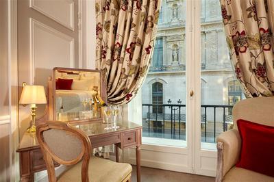Room Prestige Hotel Regina Paris