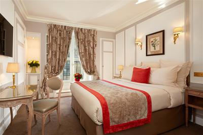 Room Superior Hotel Regina Paris
